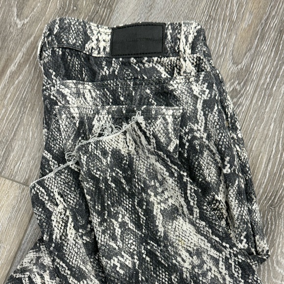 Zara Denim size 4 snakeskin design jeans - Picture 3 of 6